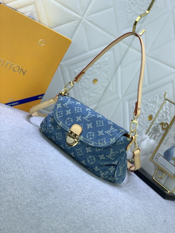 Louis Vuitton Pleaty bag in blue denim