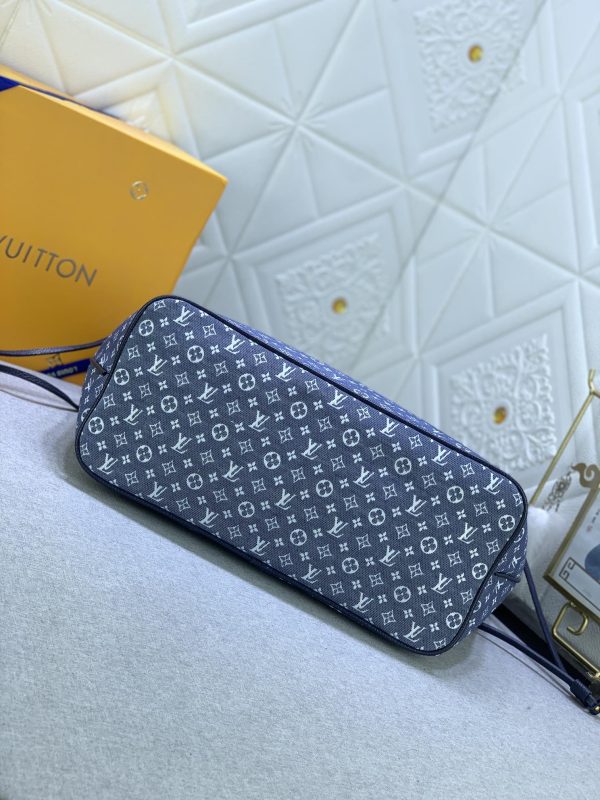 Louis Vuitton Neverfull Classic