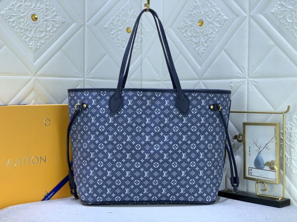 Louis Vuitton Neverfull Classic