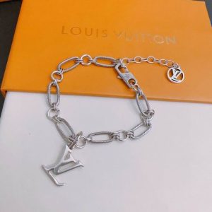 LV bracelet 11ly225