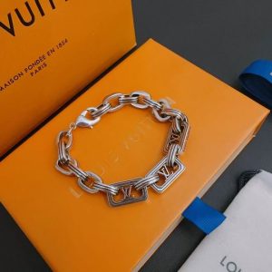 LV bracelet 11ly242