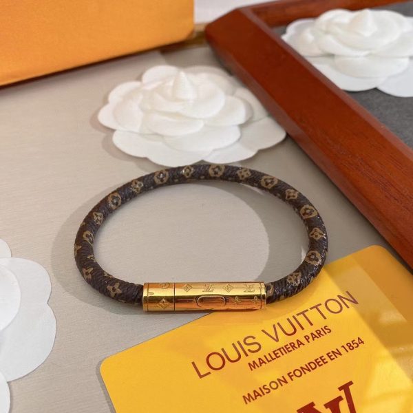 LV bracelet 11ly264 New