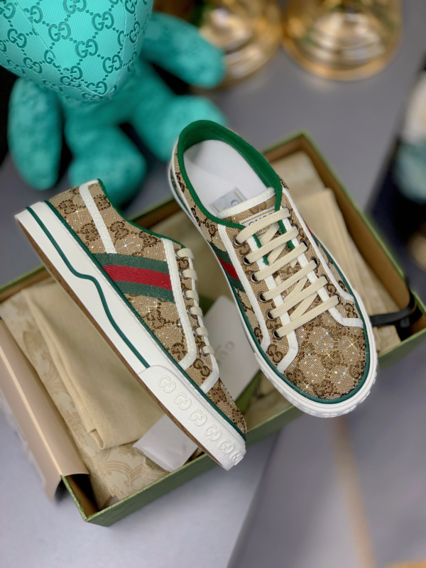 Gucci 1977 canvas shoes for couples