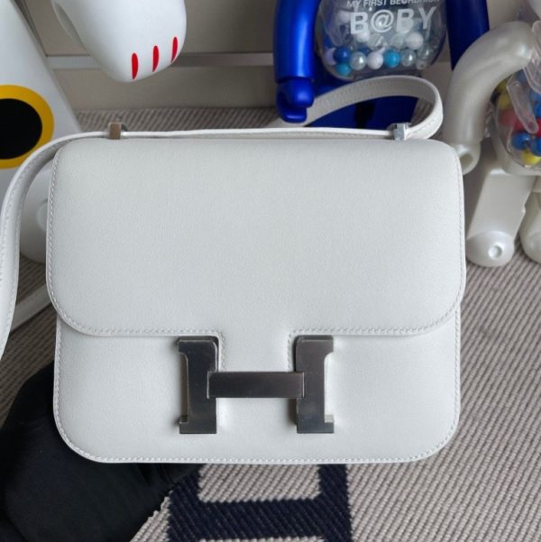 HERMES CONSTANCE SWIFT WHITE SILVER HARDWARE 18CM