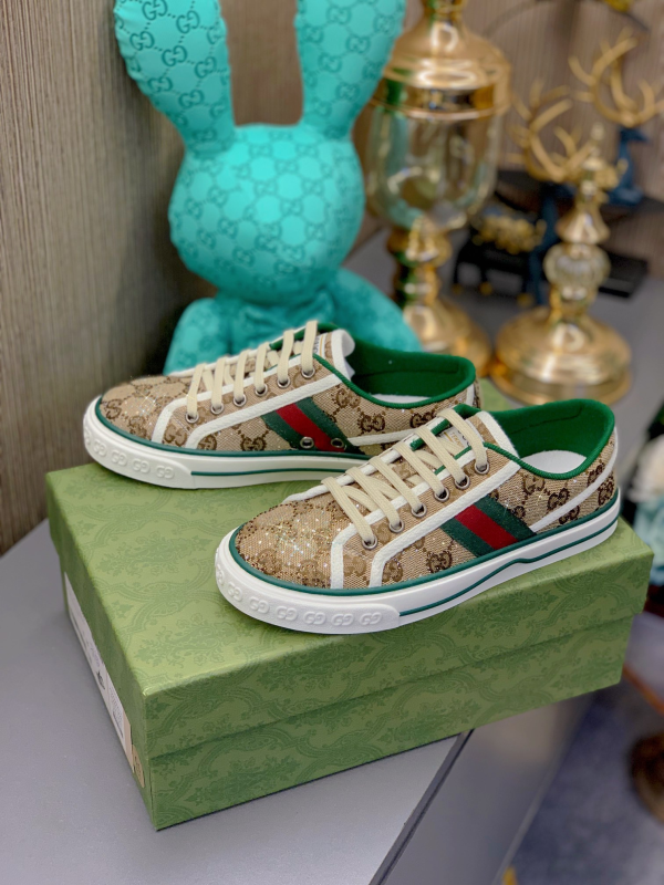 Gucci 1977 canvas shoes for couples