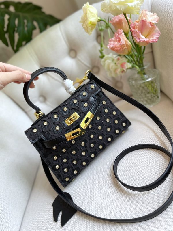 HERMES MINI KELLY EPSOM GOLD HARDWARE BLACK 20CM