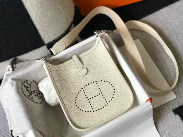 HERMES EVELYNE 16 AMAZONE WHITE BAG 16CM H069426CKAV