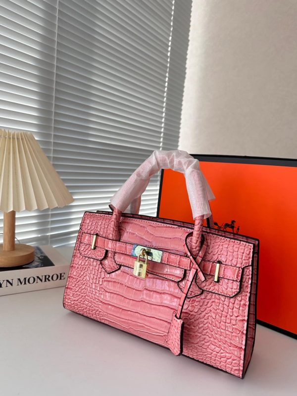 HERMES BIRKIN 30 CROCODILE GOLD HARDWARE PINK 30CM