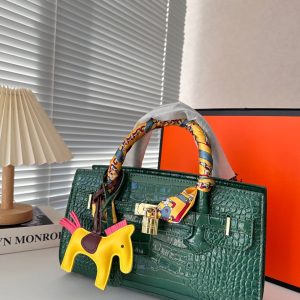 HERMES BIRKIN 30 CROCODILE GOLD HARDWARE GREEN 30CM