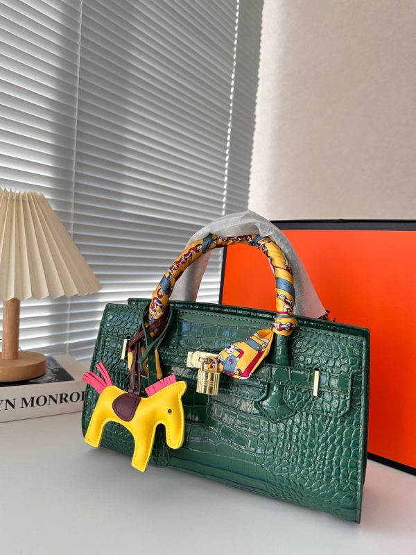 HERMES BIRKIN 30 CROCODILE GOLD HARDWARE GREEN 30CM