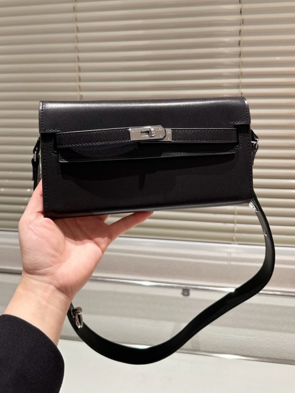 HERMES KELLY POCHETTE BOXCALF SILVER HARDWARE BLACK 23CM