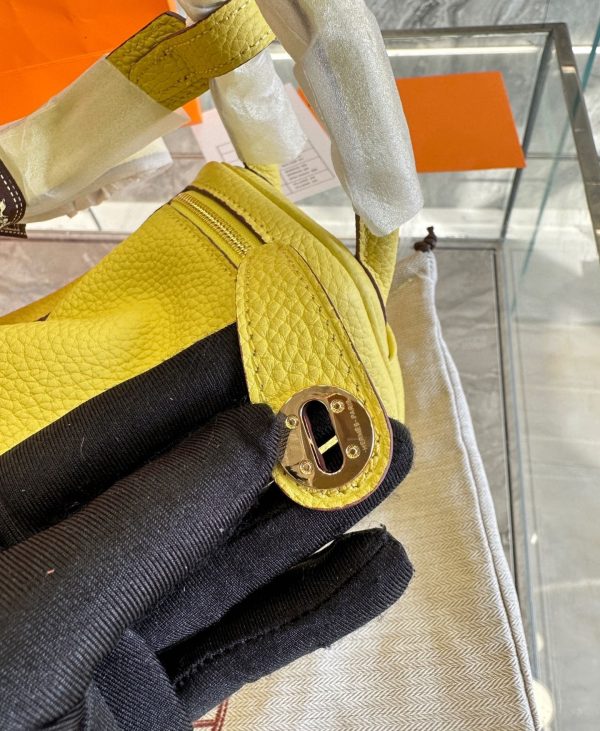 HERMES LINDY MINI BAG YELLOW WITH GOLD HARDWARE 19CM