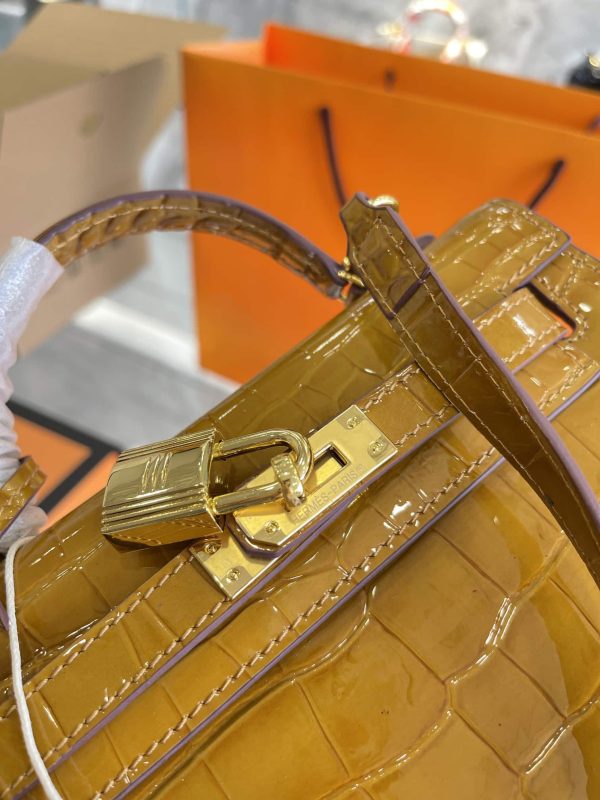 HERMÈS KELLY ALLIGATOR CROCODILE GOLD BUCKLE YELLOW 22CM