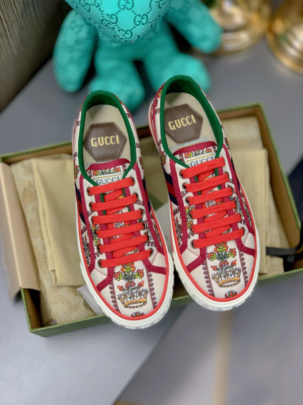 Gucci 1977 canvas shoes for couples