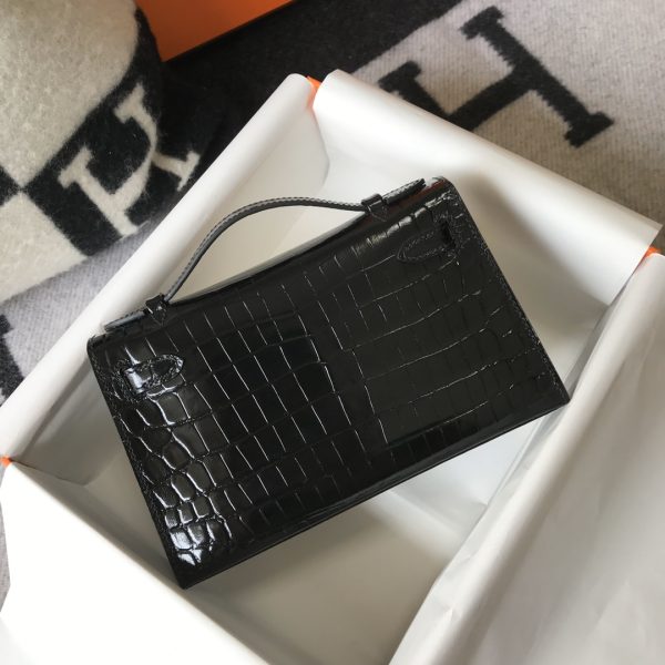 HERMES MINI KELLY POCHETTE CROCODILE GOLD TONED HARDWARE BLACK 22CM