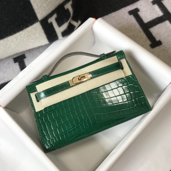 HERMES MINI KELLY POCHETTE CROCODILE GOLD TONED HARDWARE GREEN 22CM