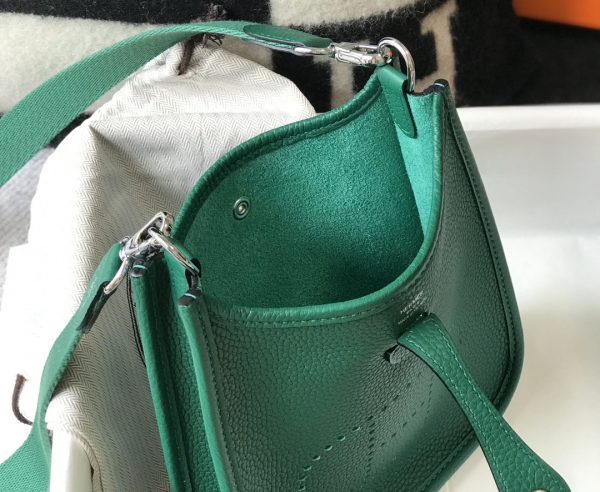 HERMES EVELYNE 16 AMAZONE DARK GREEN BAG 16CM