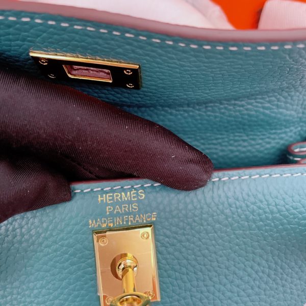 HERMES KELLY SELLIER ROUGE EPSOM GOLD HARDWARE DARK GREEN 28CM