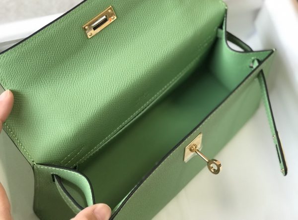 HERMES MINI KELLY POCHETTE GOLD TONED HARDWARE LIGHT GREEN 22CM