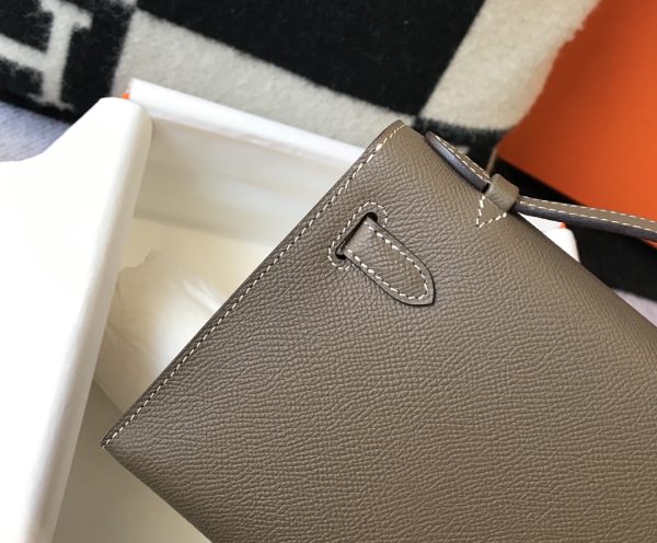 HERMES MINI KELLY POCHETTE GOLD TONED HARDWARE DARK BEIGE 22CM