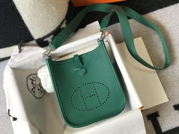 HERMES EVELYNE 16 AMAZONE DARK GREEN BAG 16CM