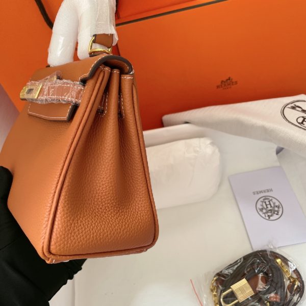 HERMES KELLY SELLIER ROUGE EPSOM GOLD HARDWARE BROWN 28CM