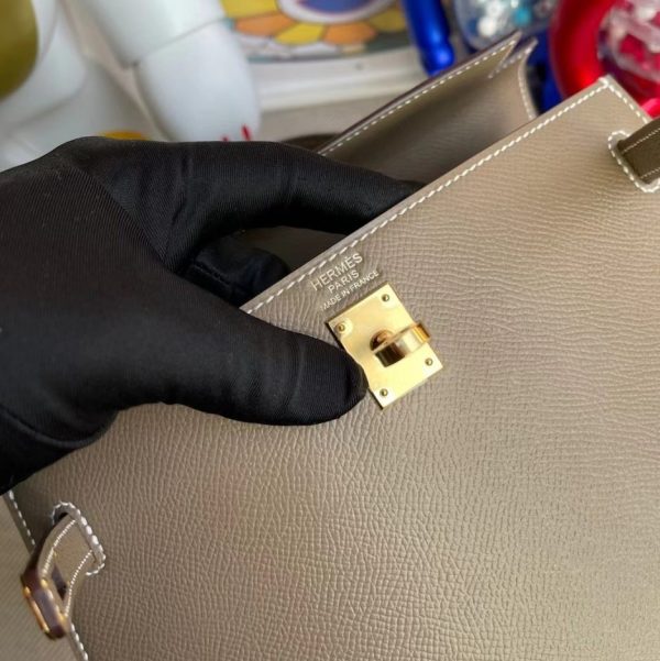 HERMES KELLY EPSOM CK18 ETOUPE GOLD HARDWARE 25CM