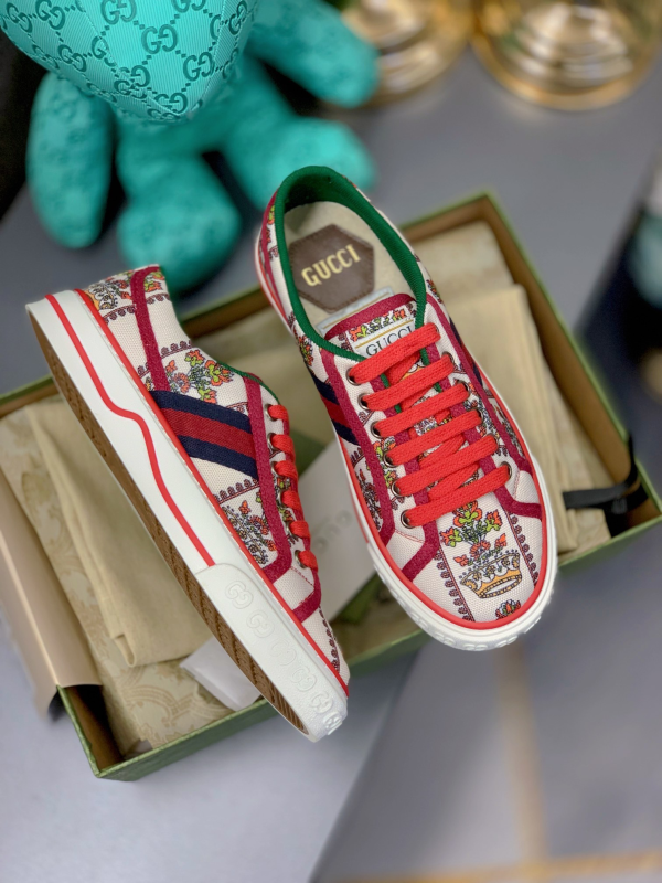 Gucci 1977 canvas shoes for couples