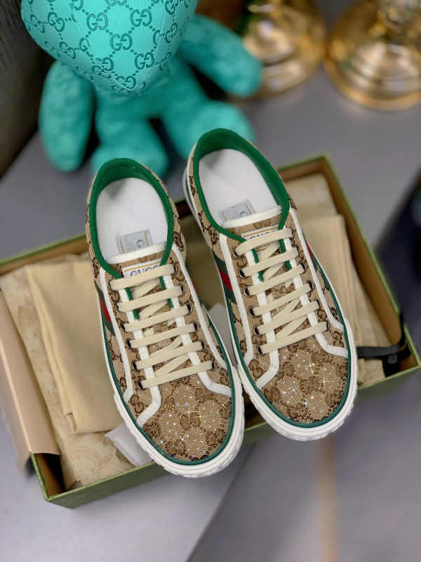 Gucci 1977 canvas shoes for couples