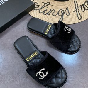 Chanel slipper