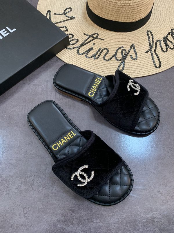 Chanel slipper