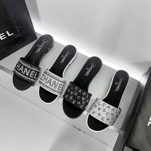 Chanel slipper