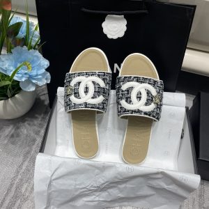 Chanel slipper