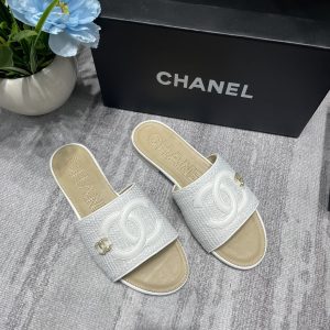 Chanel slipper