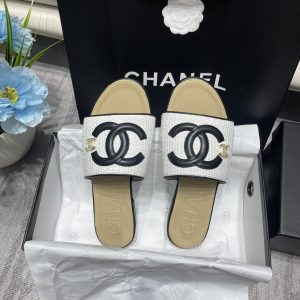 Chanel slipper