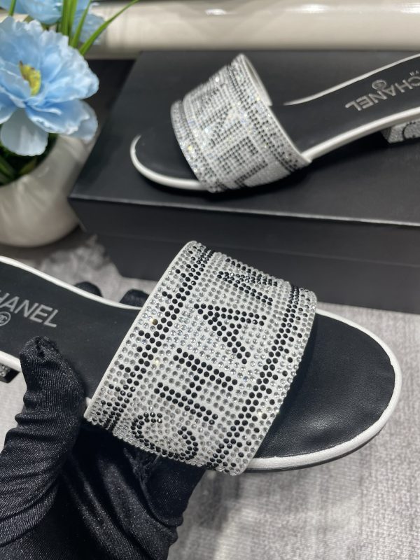 Chanel slipper