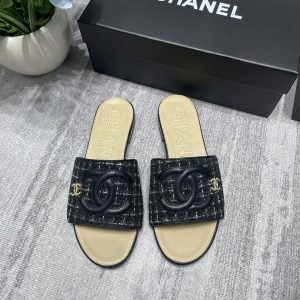 Chanel slipper