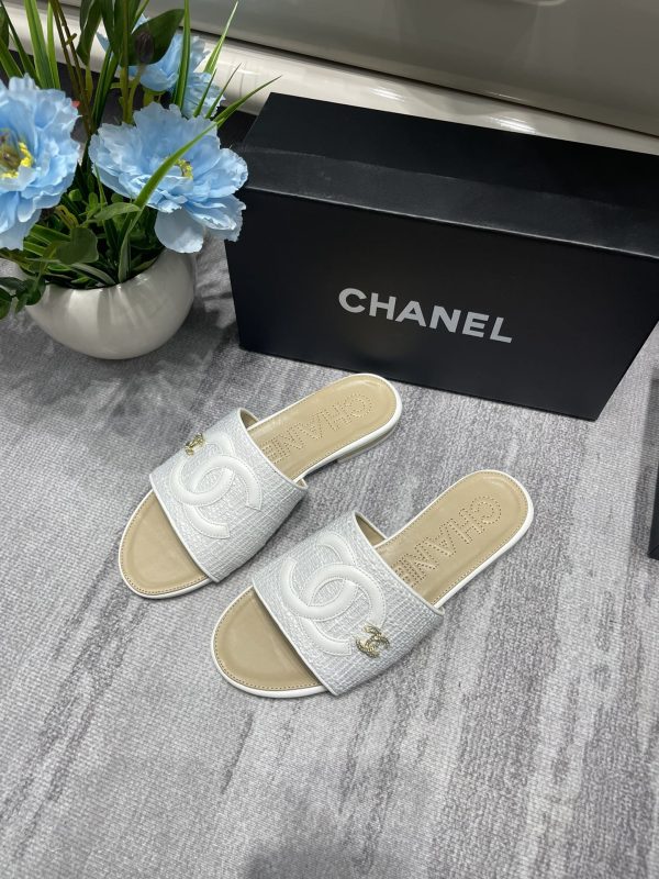 Chanel slipper