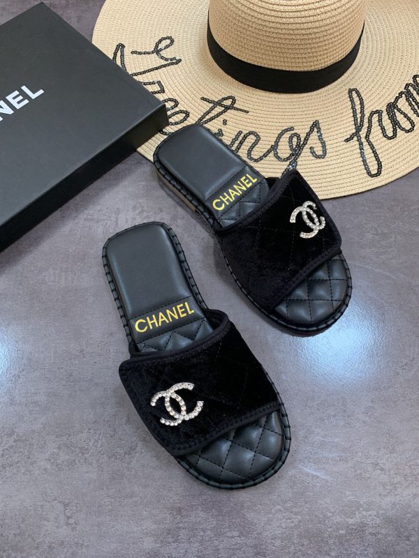 Chanel slipper