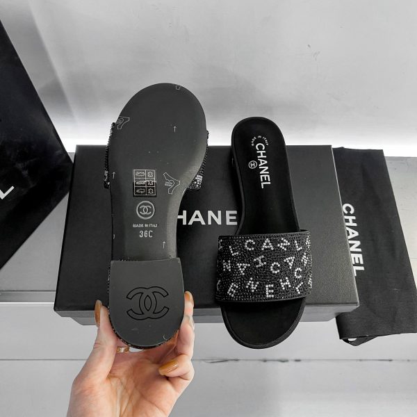 Chanel slipper