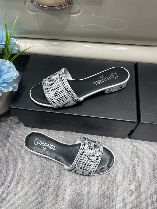 Chanel slipper