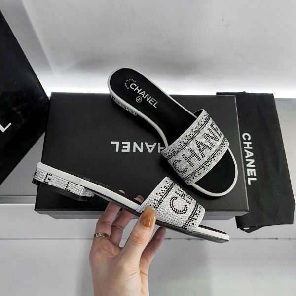 Chanel slipper