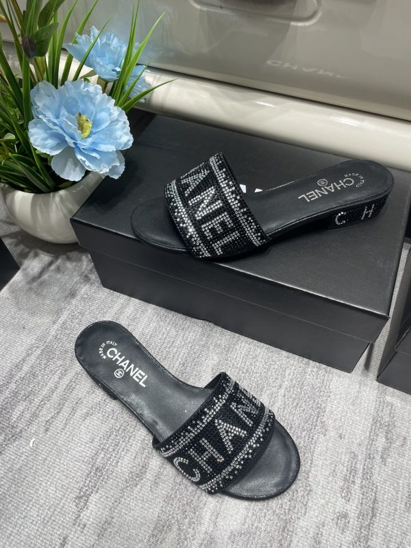 Chanel slipper