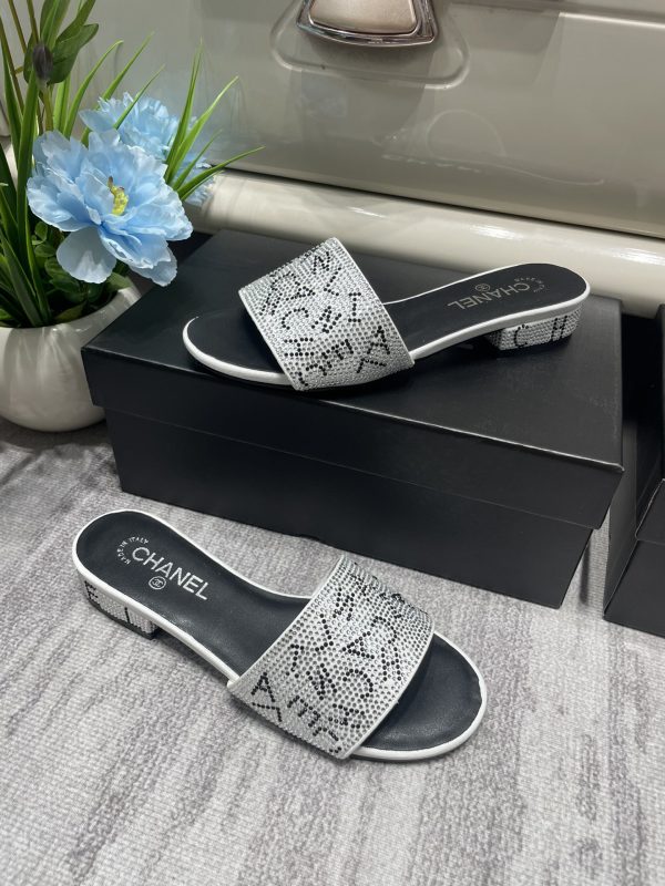 Chanel slipper