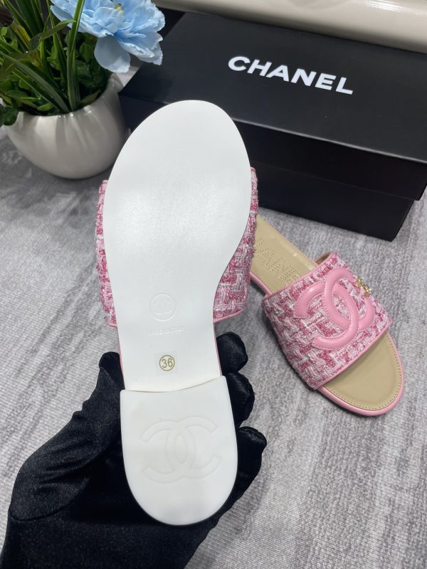 Chanel slipper