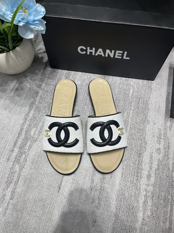 Chanel slipper