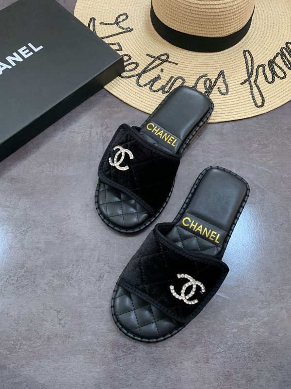 Chanel slipper