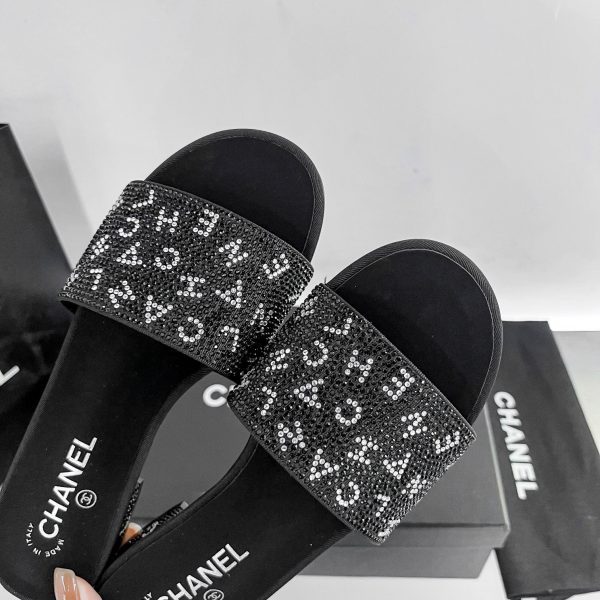 Chanel slipper