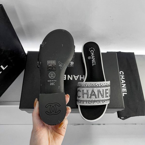 Chanel slipper