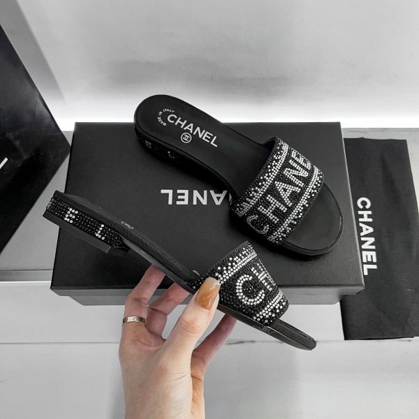 Chanel slipper